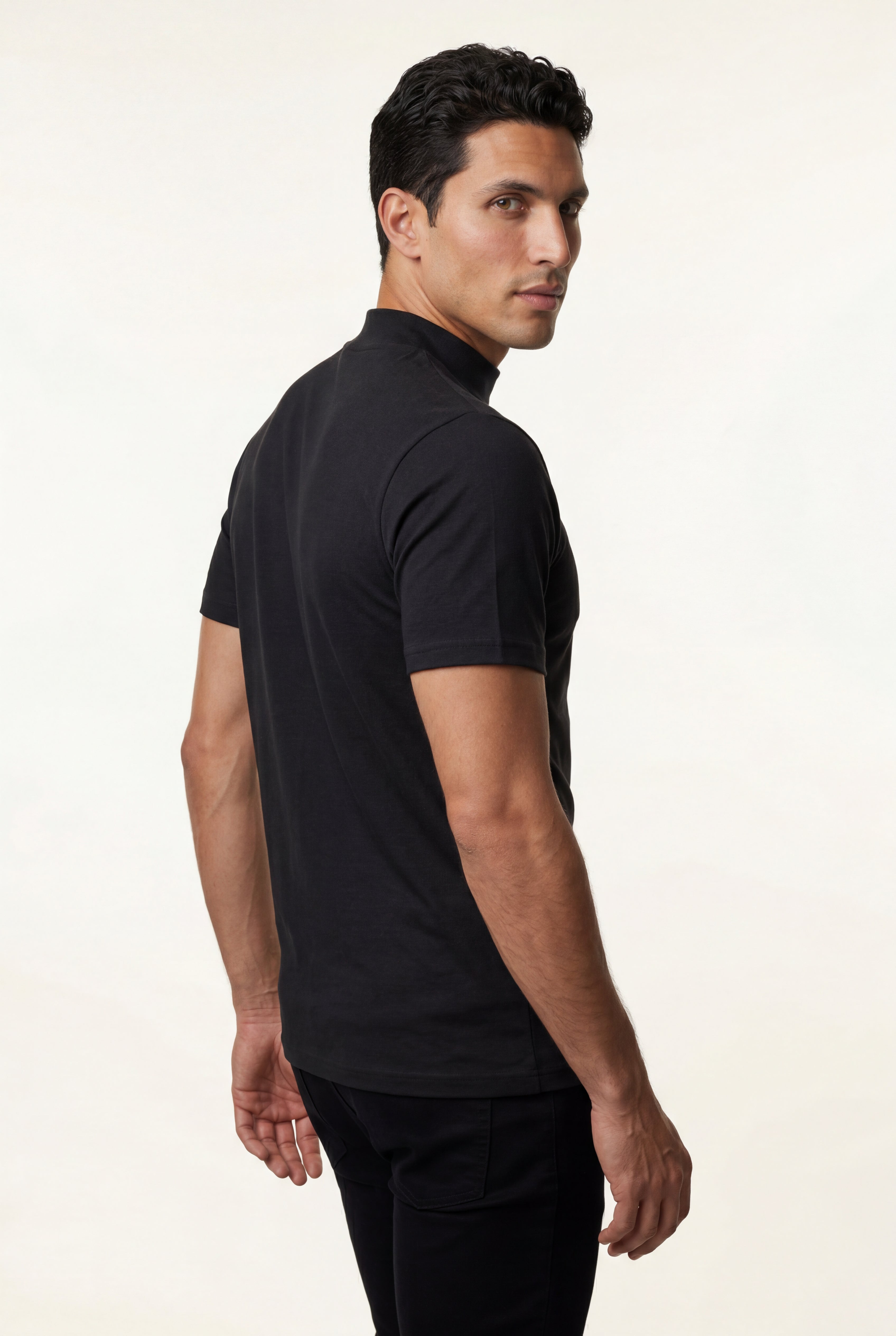 Comfortable T-shirt for everyday wear – Short-sleeved, round-neck T-shirt for men