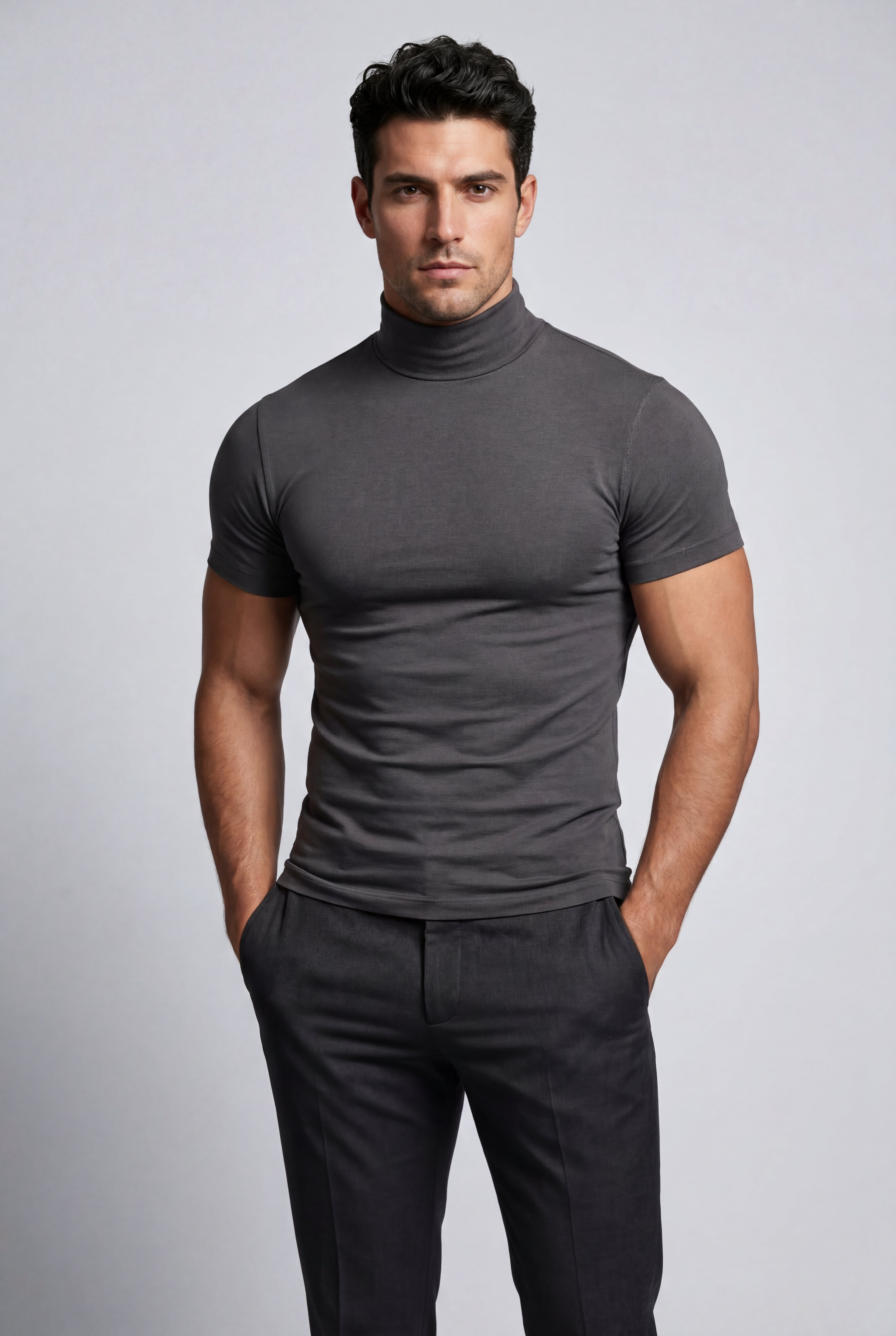 Fitted T-shirt for everyday wear – Short-sleeved T-shirt with a roll neck for men