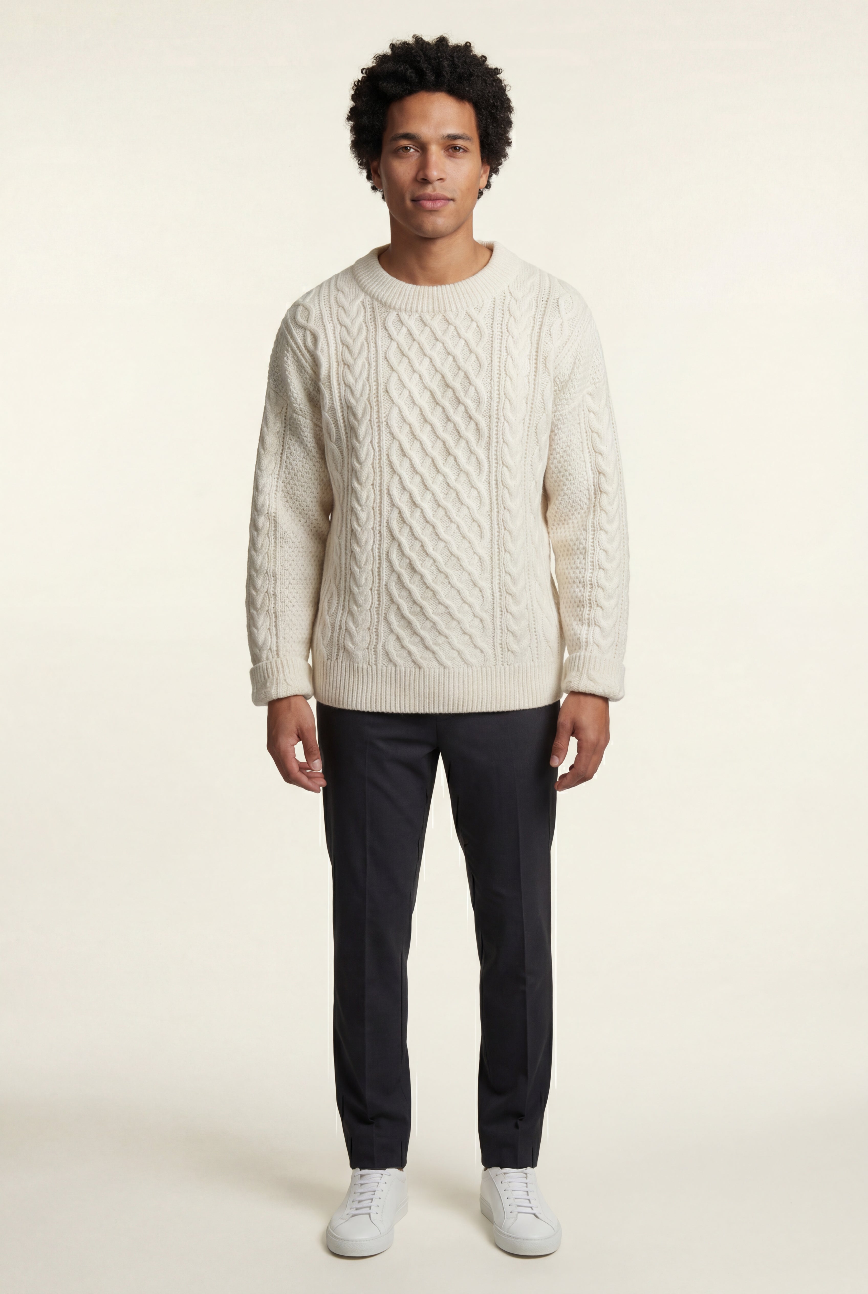 A classic jumper for cold days – Long-sleeved cable-knit jumper for men