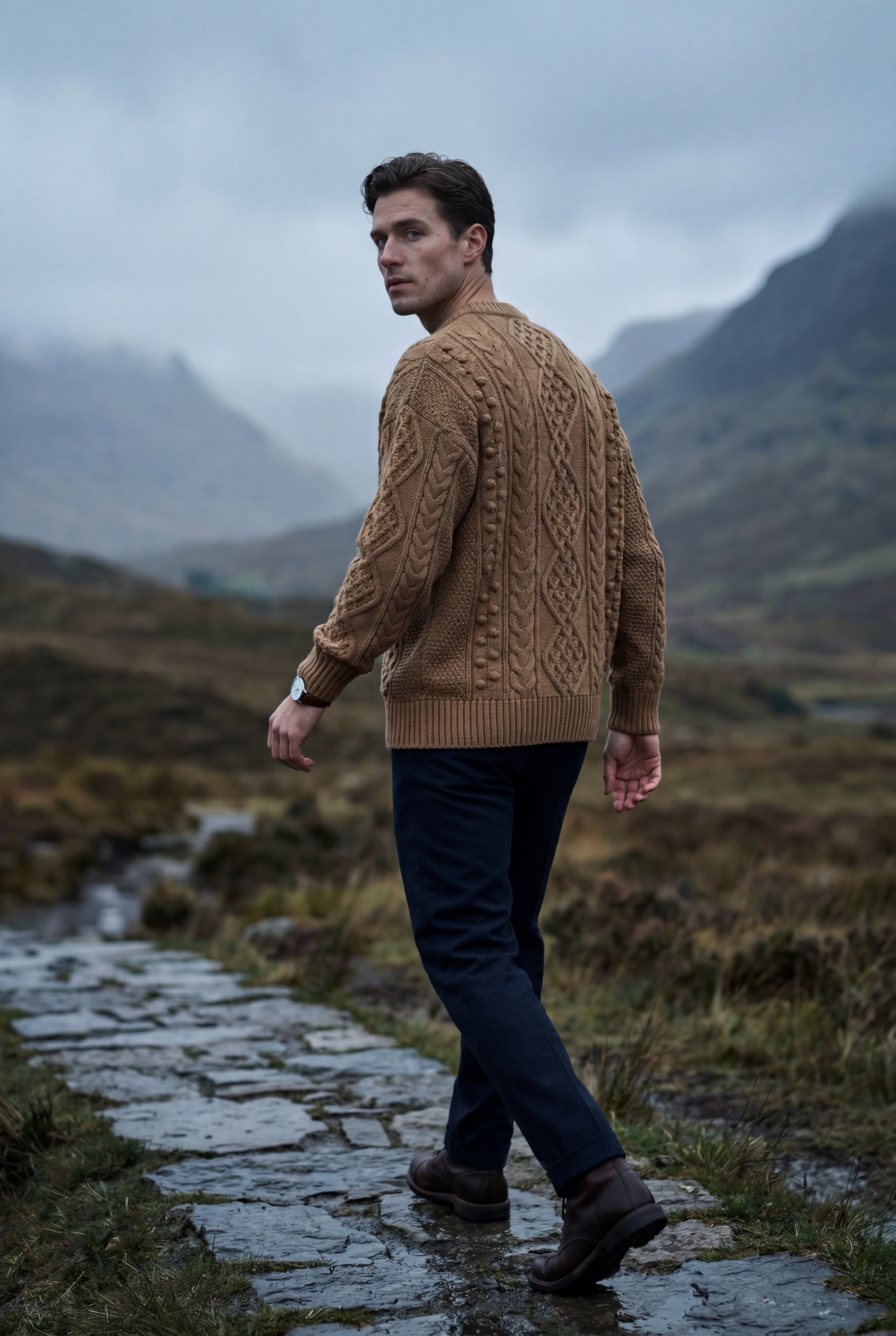 A classic jumper for cold days – Long-sleeved cable-knit jumper for men