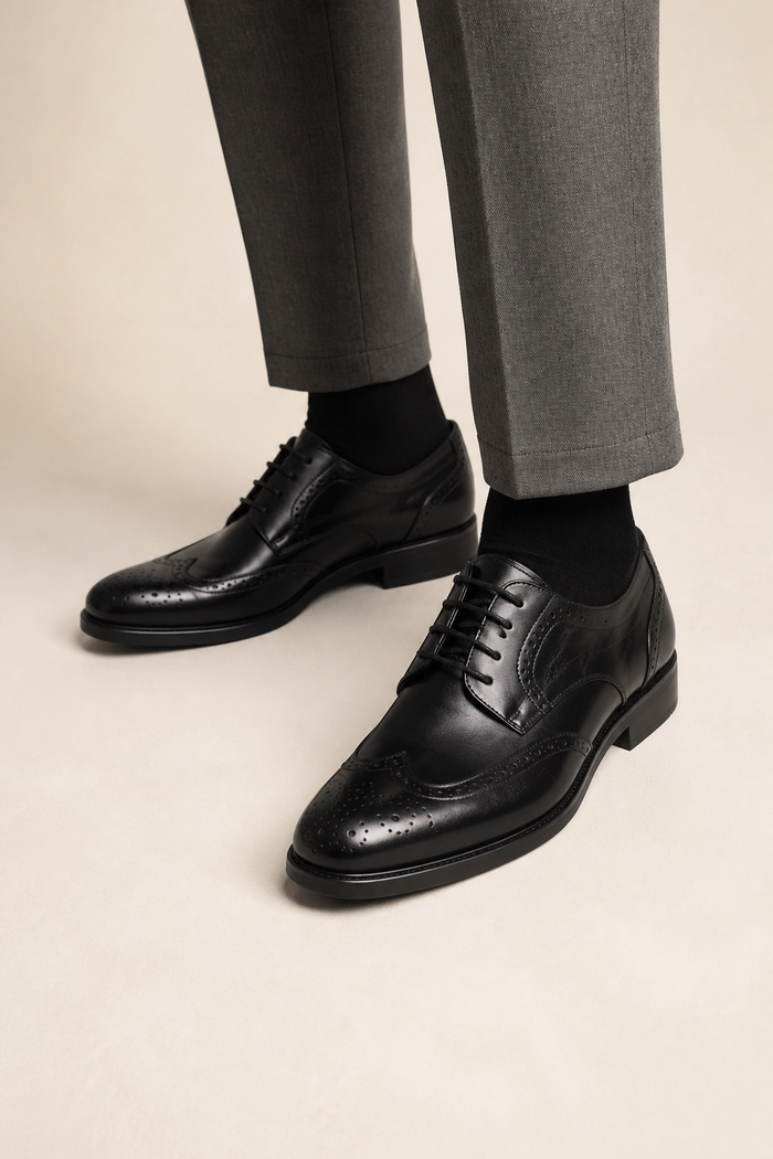 Men's Brogue Oxford Shoes with Wingtip Detail