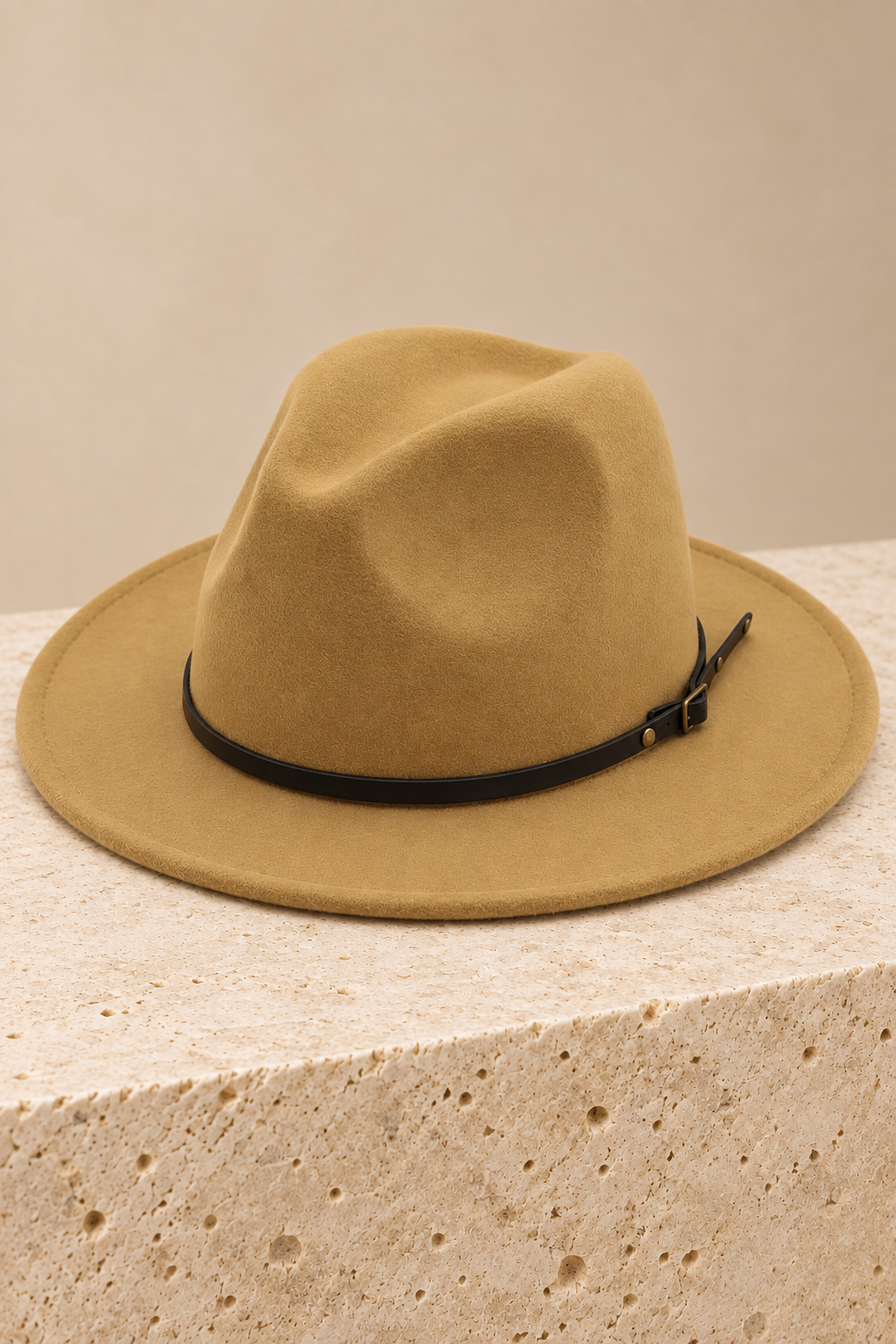 Men’s Felt Fedora Hat with Wide Brim and Buckle Band