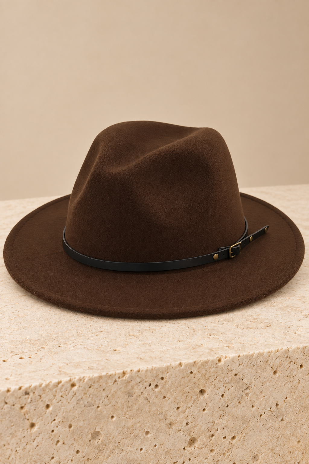 Men’s Felt Fedora Hat with Wide Brim and Buckle Band