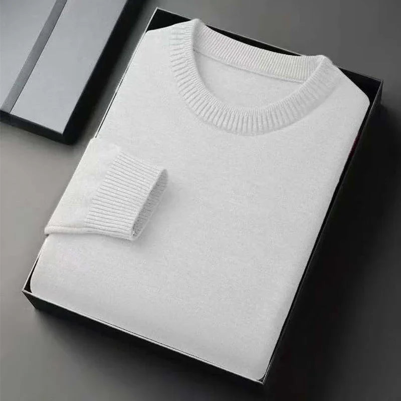 Men's Fine Knit Crew Neck Jumper in Regular Fit