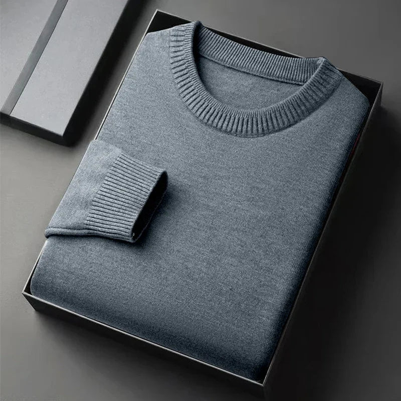 Men's Fine Knit Crew Neck Jumper in Regular Fit