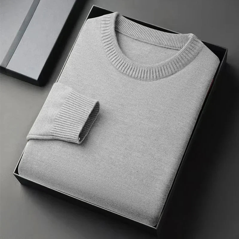 Men's Fine Knit Crew Neck Jumper in Regular Fit