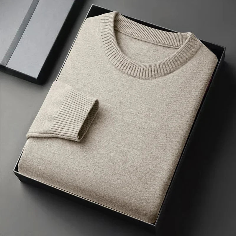 Men's Fine Knit Crew Neck Jumper in Regular Fit