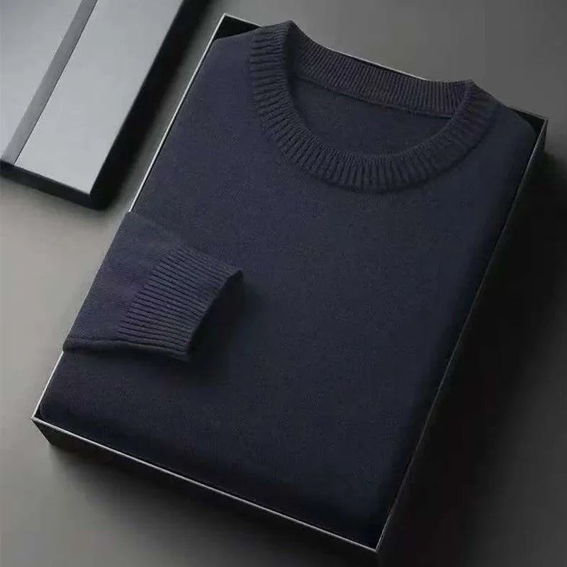 Men's Fine Knit Crew Neck Jumper in Regular Fit