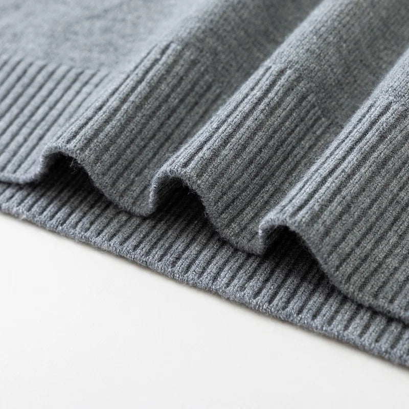 Men's Fine Knit Crew Neck Jumper in Regular Fit