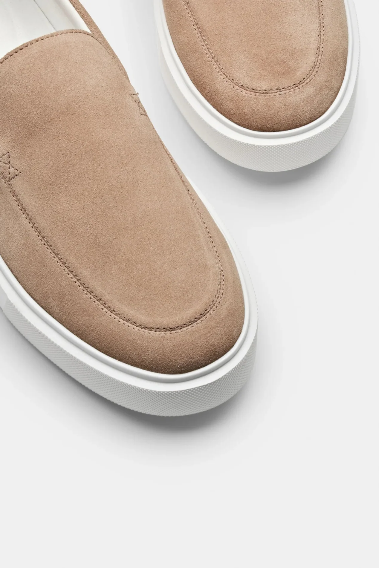 Alverin – Beige Almond-Toe Lug-Sole Loafers