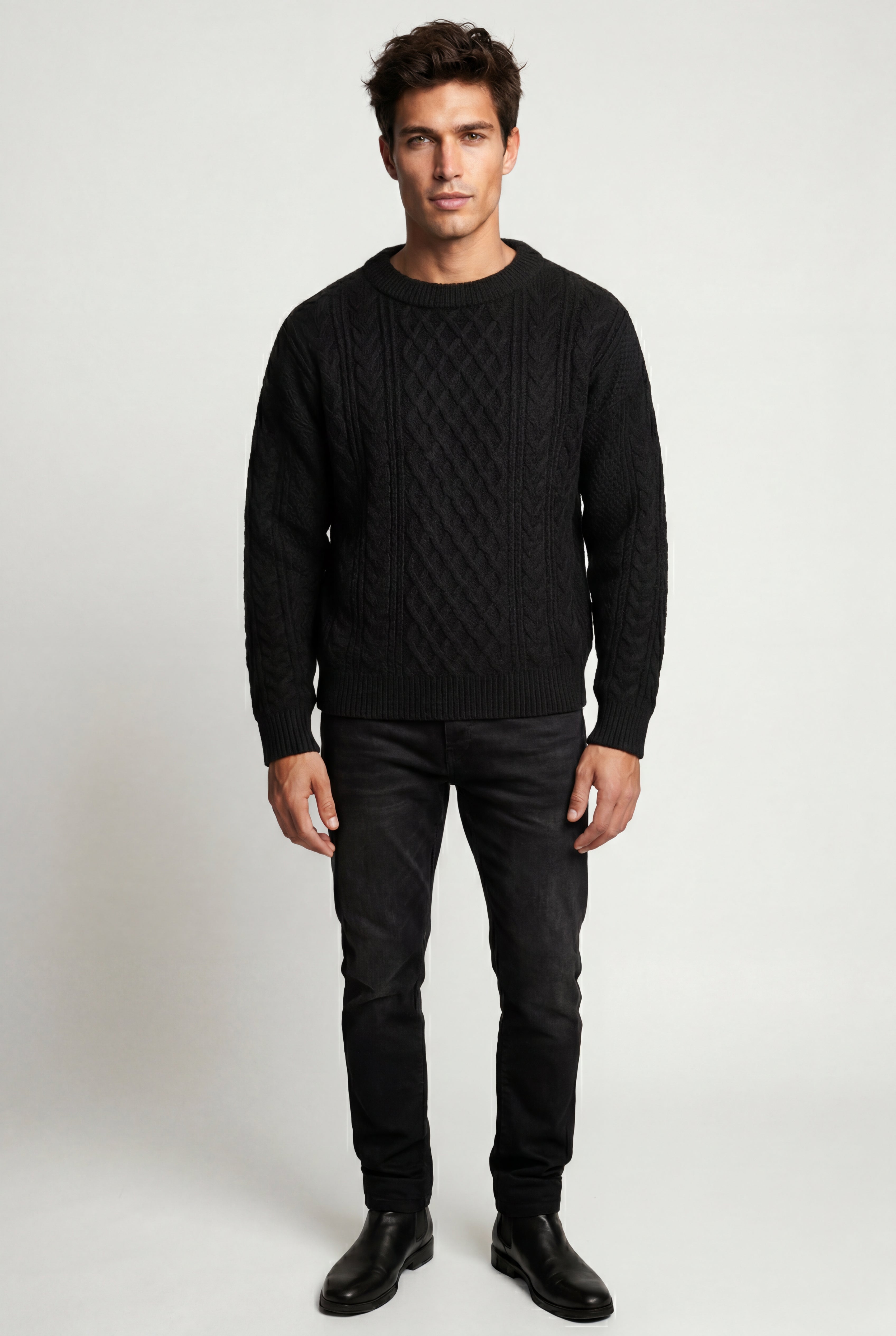 A classic jumper for cold days – Long-sleeved cable-knit jumper for men