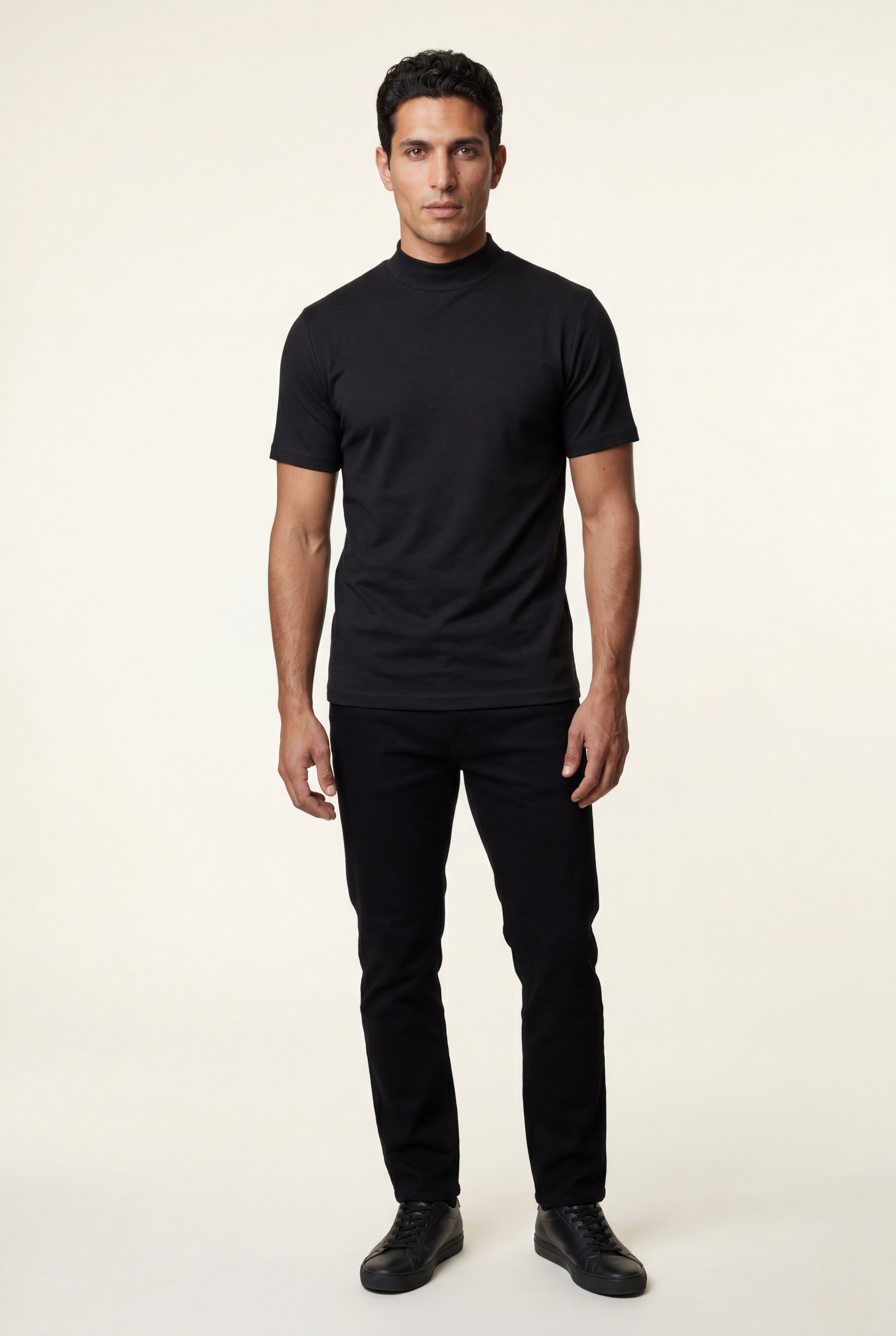 Comfortable T-shirt for everyday wear – Short-sleeved, round-neck T-shirt for men
