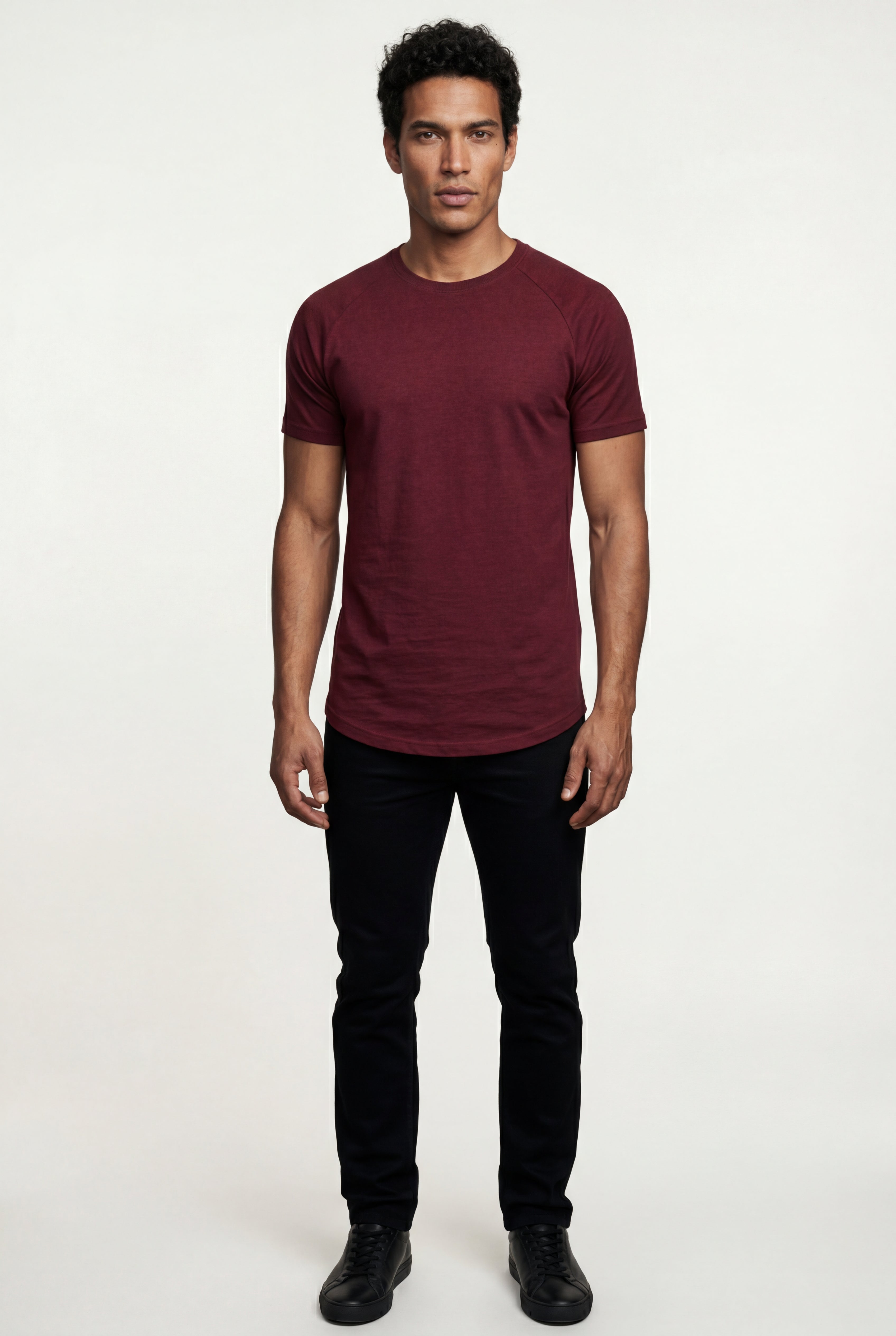 Fitted T-shirt for everyday wear – Short-sleeved, round-neck T-shirt for men