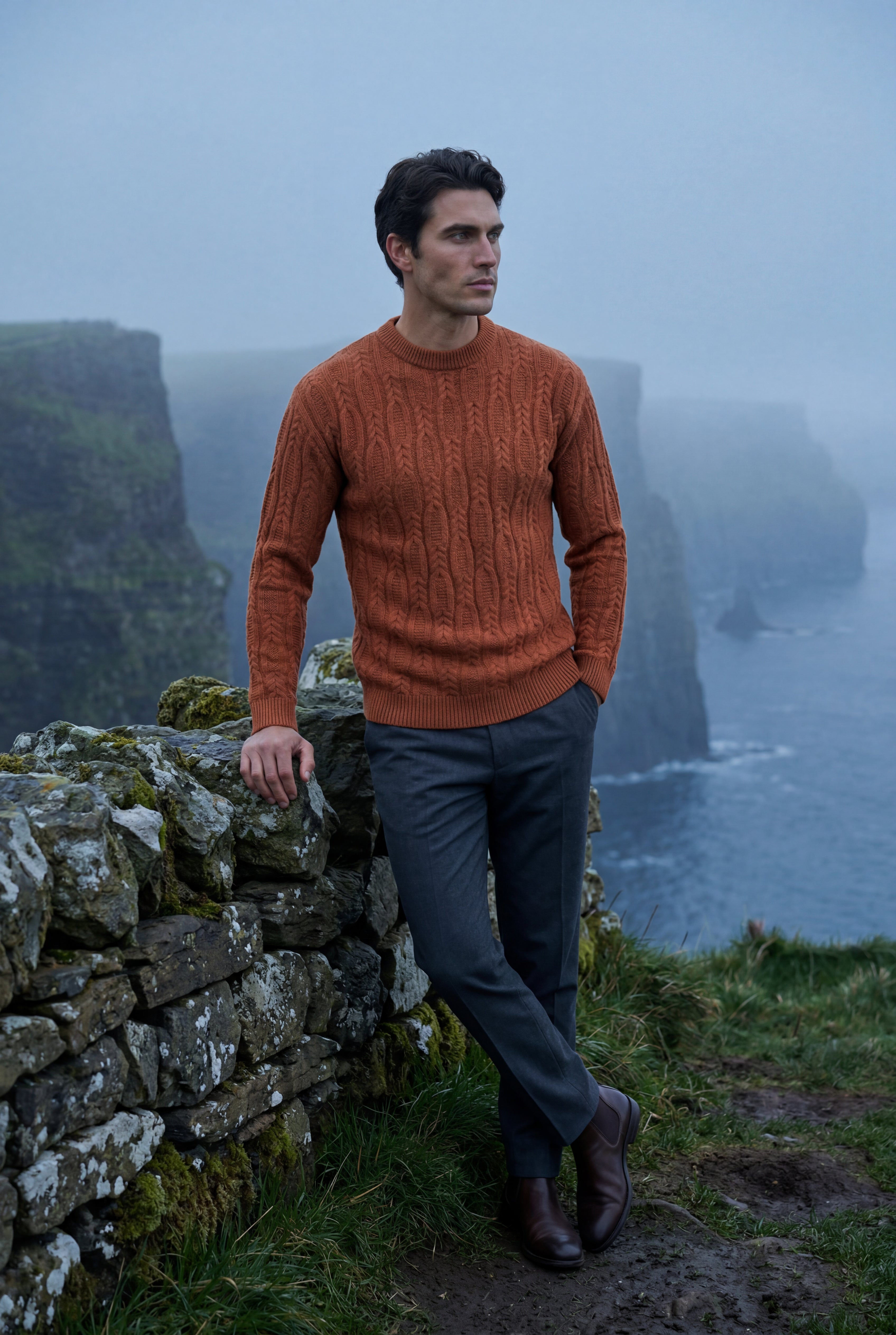 A chunky cable-knit jumper for cold days – Men’s round-neck jumper
