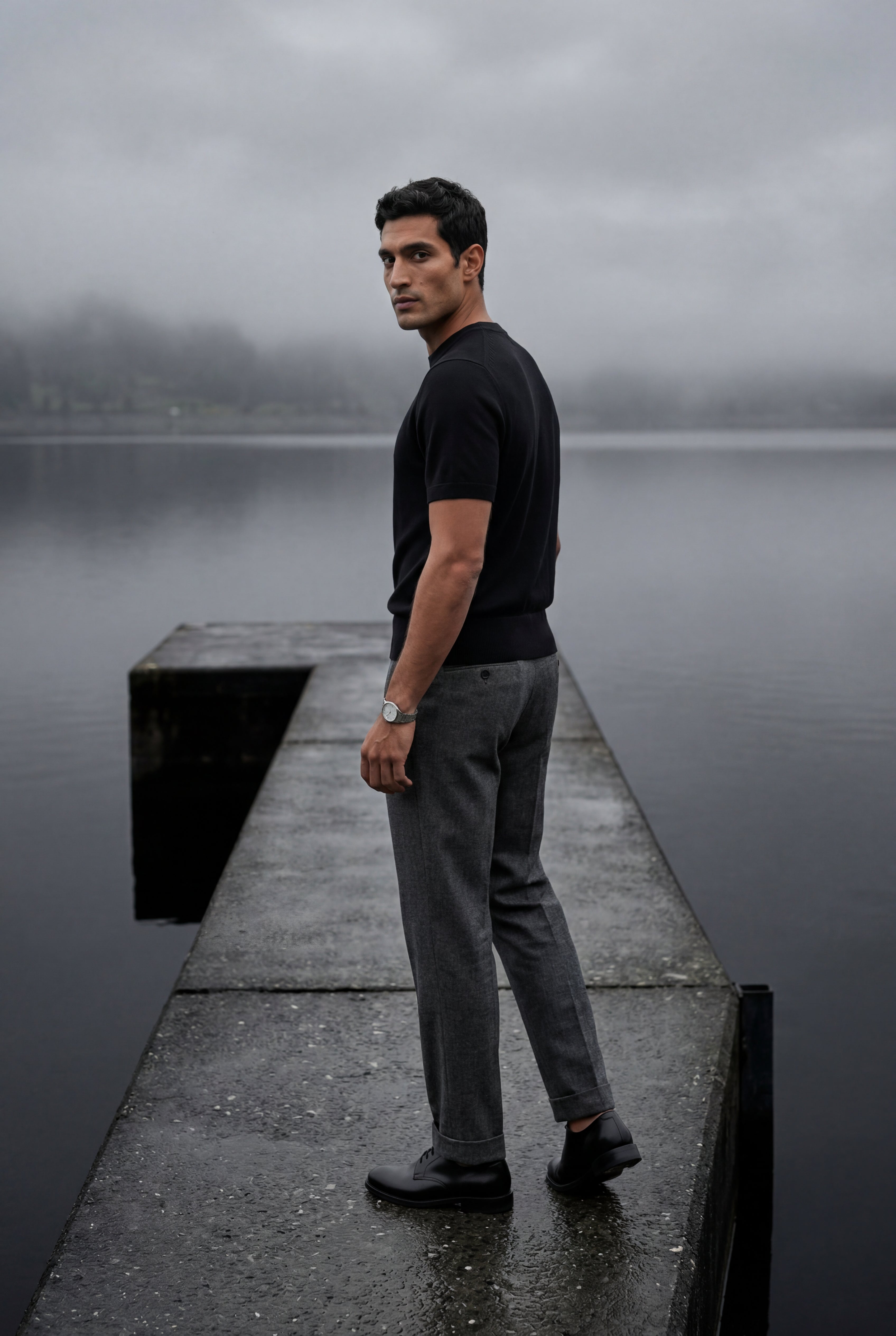 Fitted T-shirt for everyday wear – Short-sleeved knitted T-shirt for men