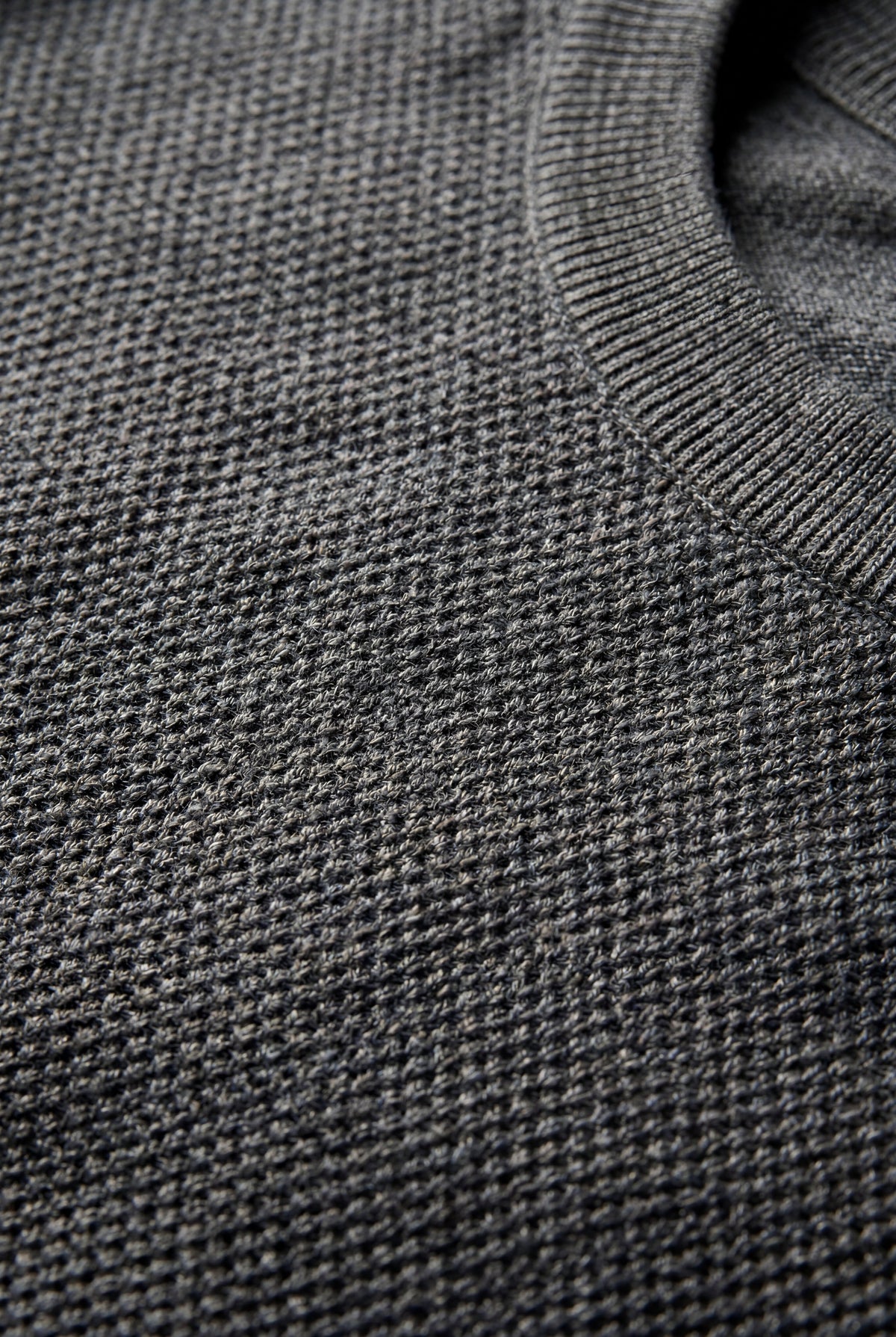 Men's Fitted Knitted T-Shirt with Crew Neck