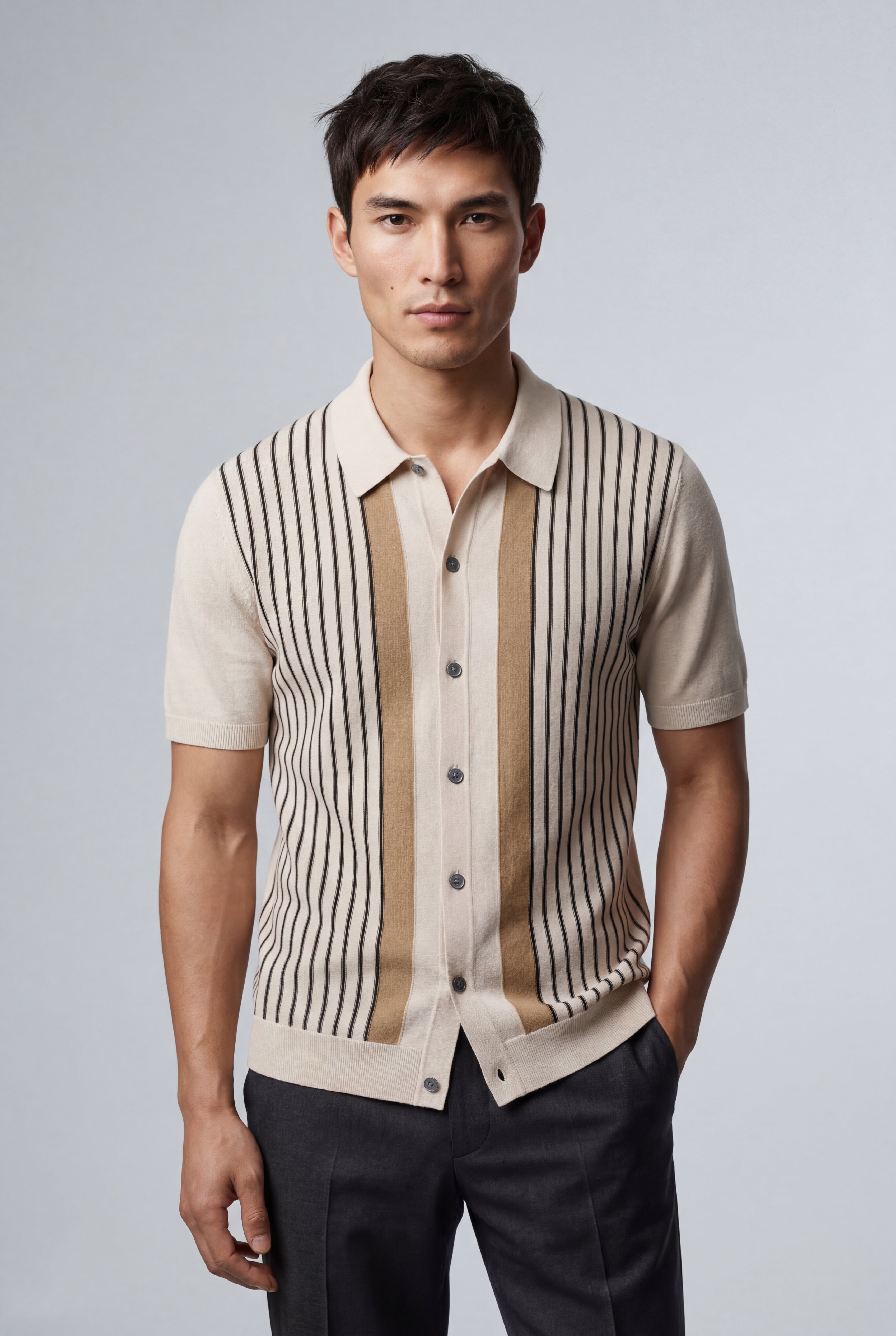 Rovellan – Cream Vertical-Stripe Button-Front Polo Shirt