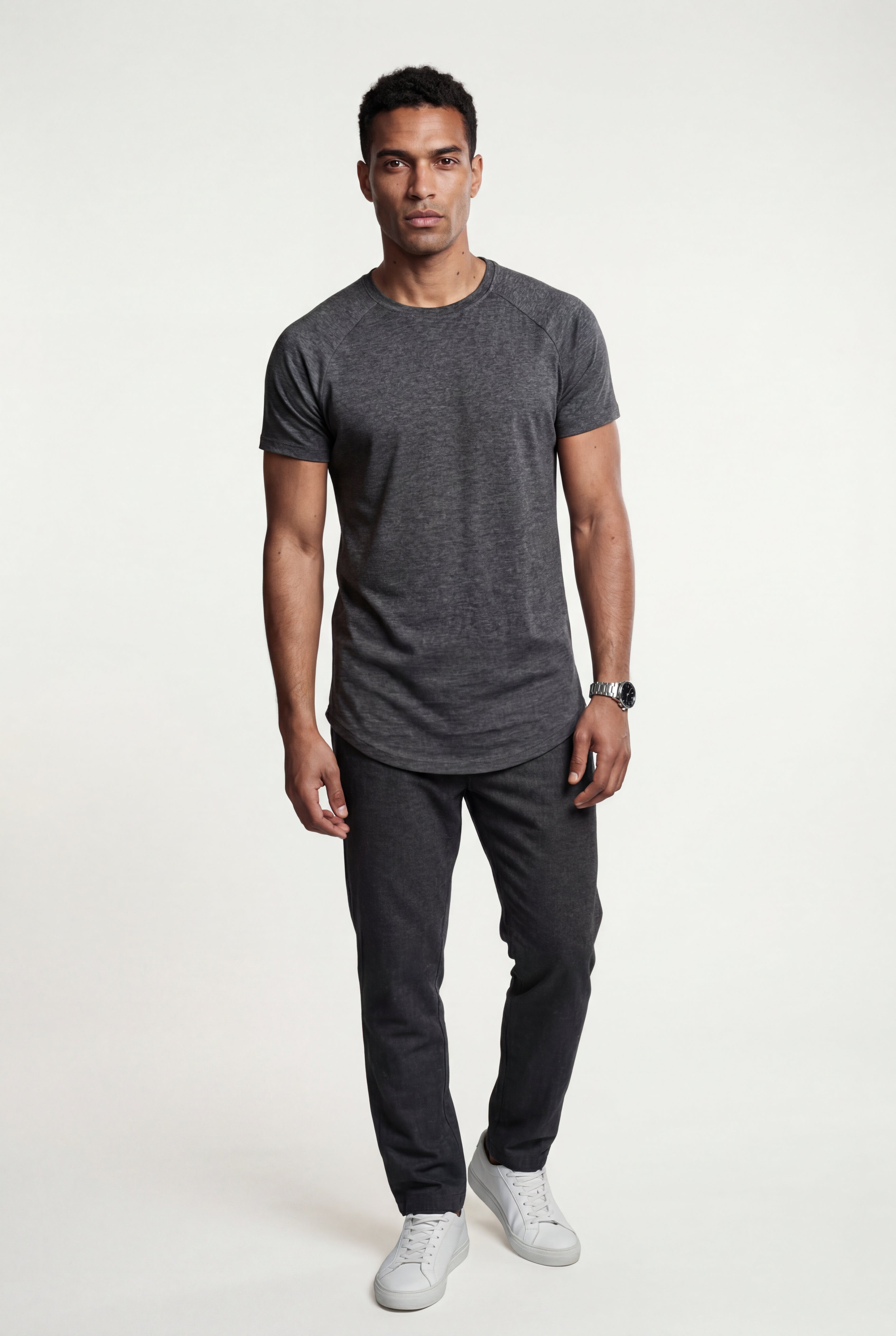 Fitted T-shirt for everyday wear – Short-sleeved, round-neck T-shirt for men