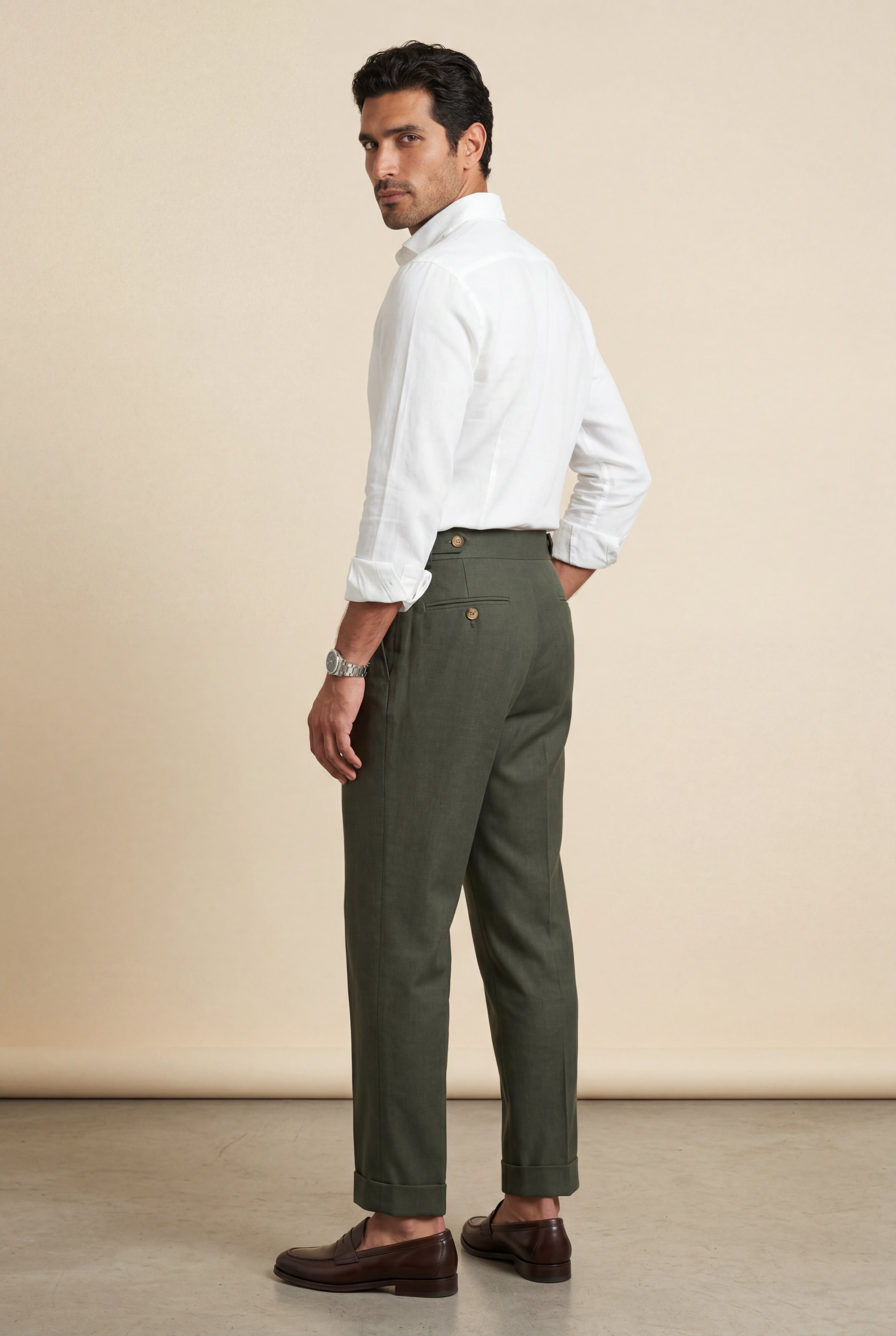 Kervano – Pleated Trousers with Turn-Up Hems