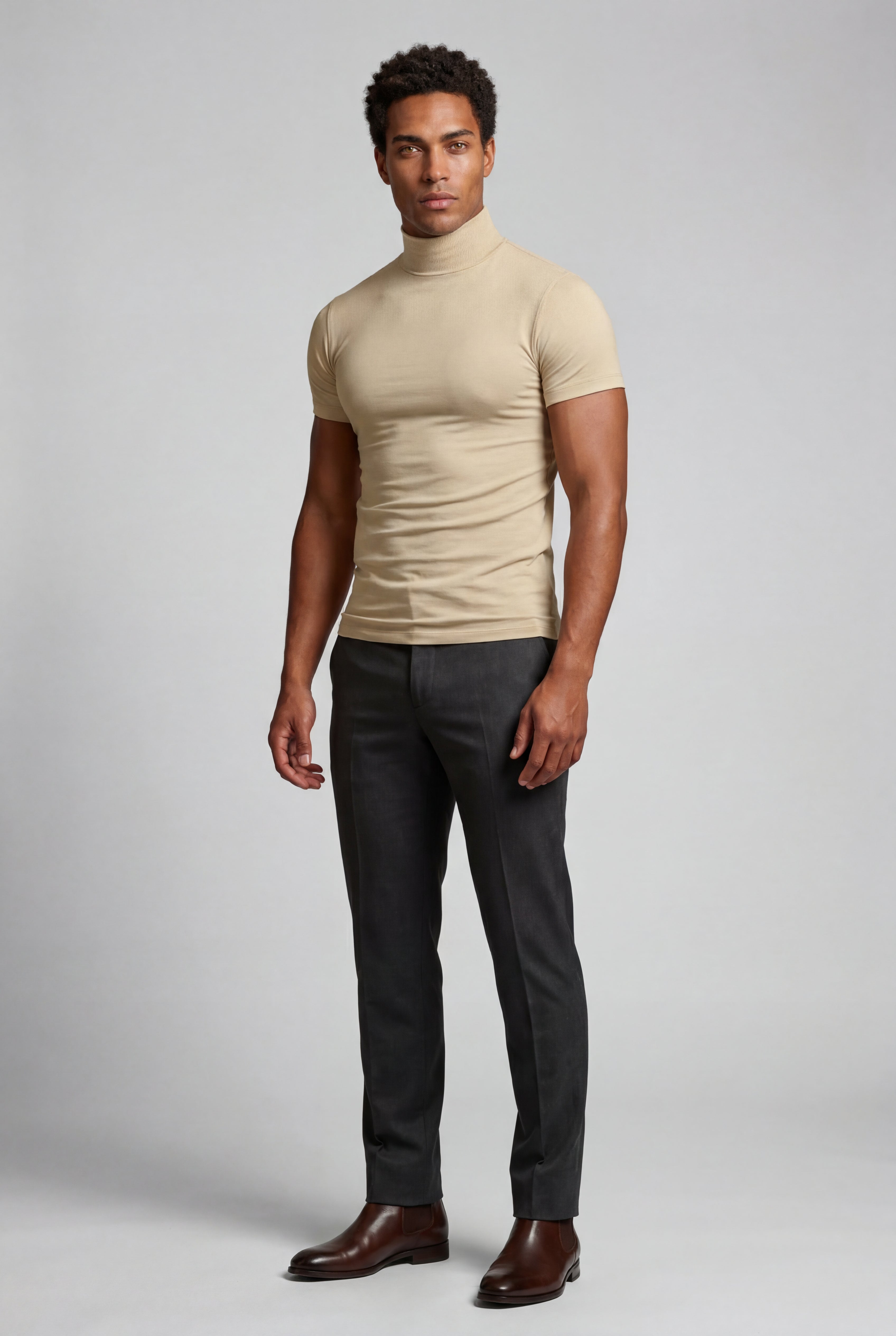 Fitted T-shirt for everyday wear – Short-sleeved T-shirt with a roll neck for men