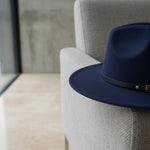 Men’s Felt Fedora Hat with Wide Brim and Buckle Band