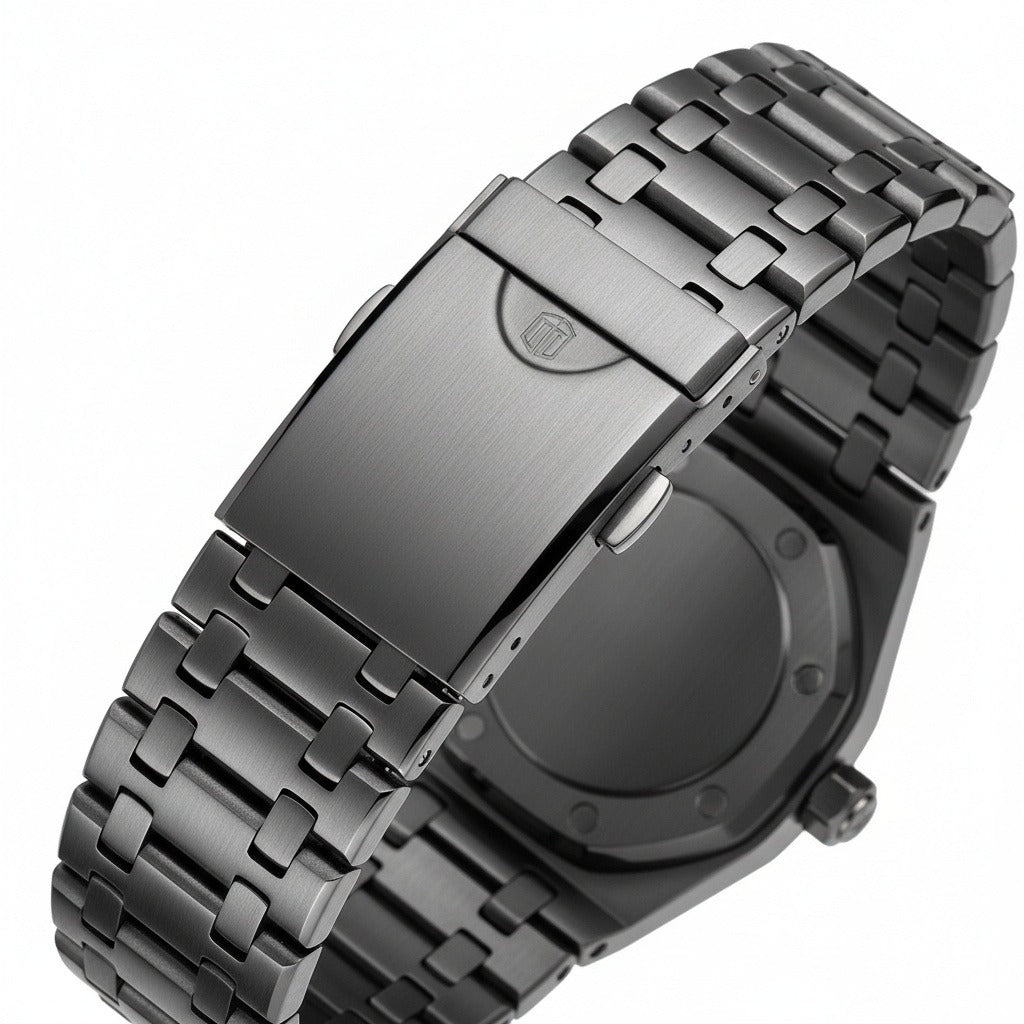 Men’s Stainless Steel Quartz Watch with Integrated Bracelet and Date Display