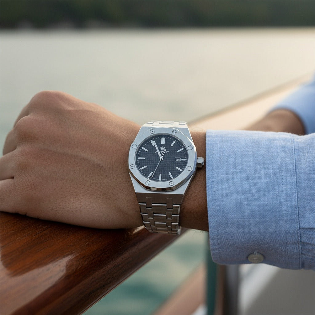 Men’s Stainless Steel Quartz Watch with Integrated Bracelet and Date Display