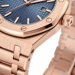 Men’s Stainless Steel Quartz Watch with Integrated Bracelet and Date Display