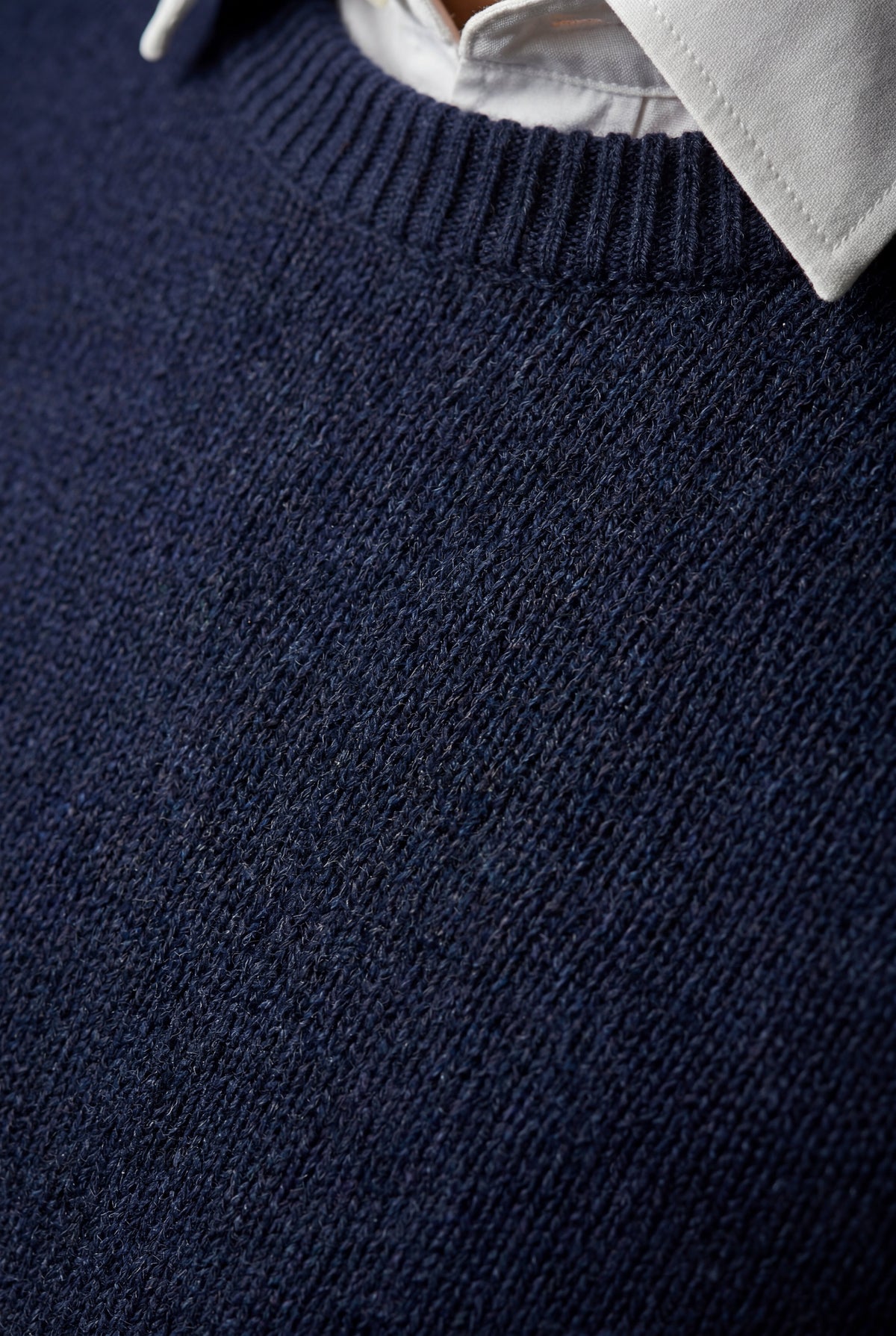Men's Fine Knit Crew Neck Jumper in Regular Fit