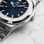 Men’s Stainless Steel Sports Watch with Textured Dial and Date Display