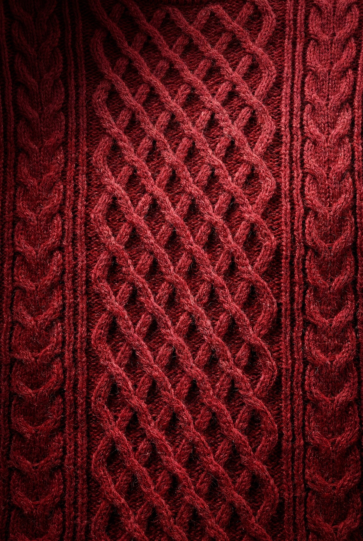 Men's Cable Knit Crew Neck Jumper in Regular Fit